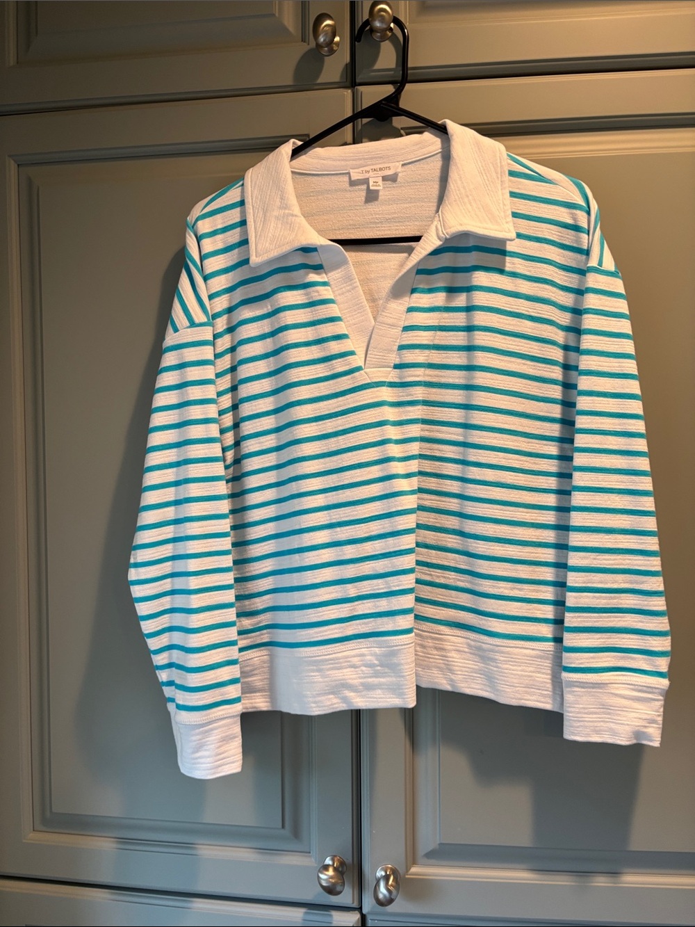 NWOT T by Women’s Talbots White & Teal Striped V-Neck Rugby top MP